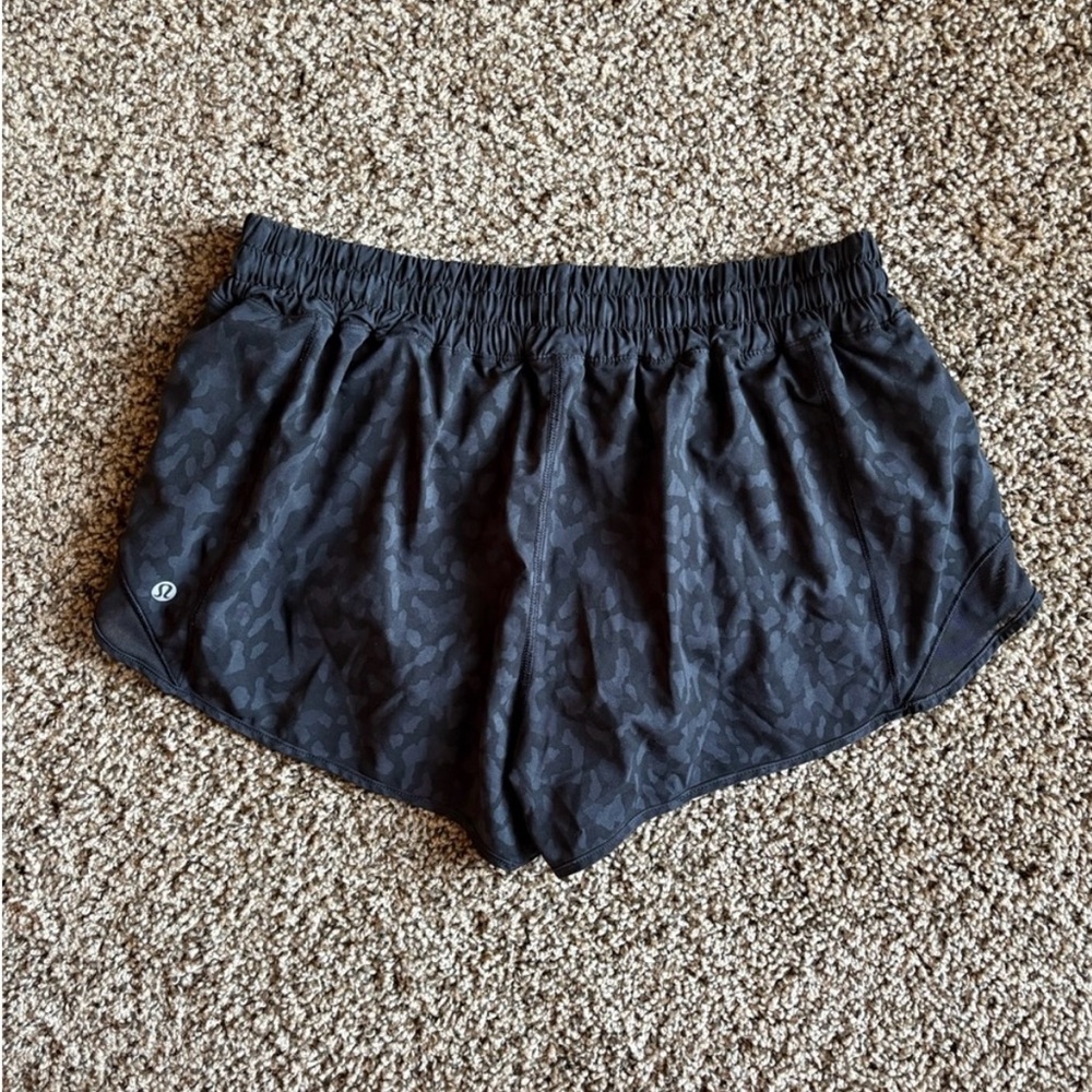 Lululemon Speed Up High Rise 2.5” Shorts - Size 6 Leopard Print - Liner Removed